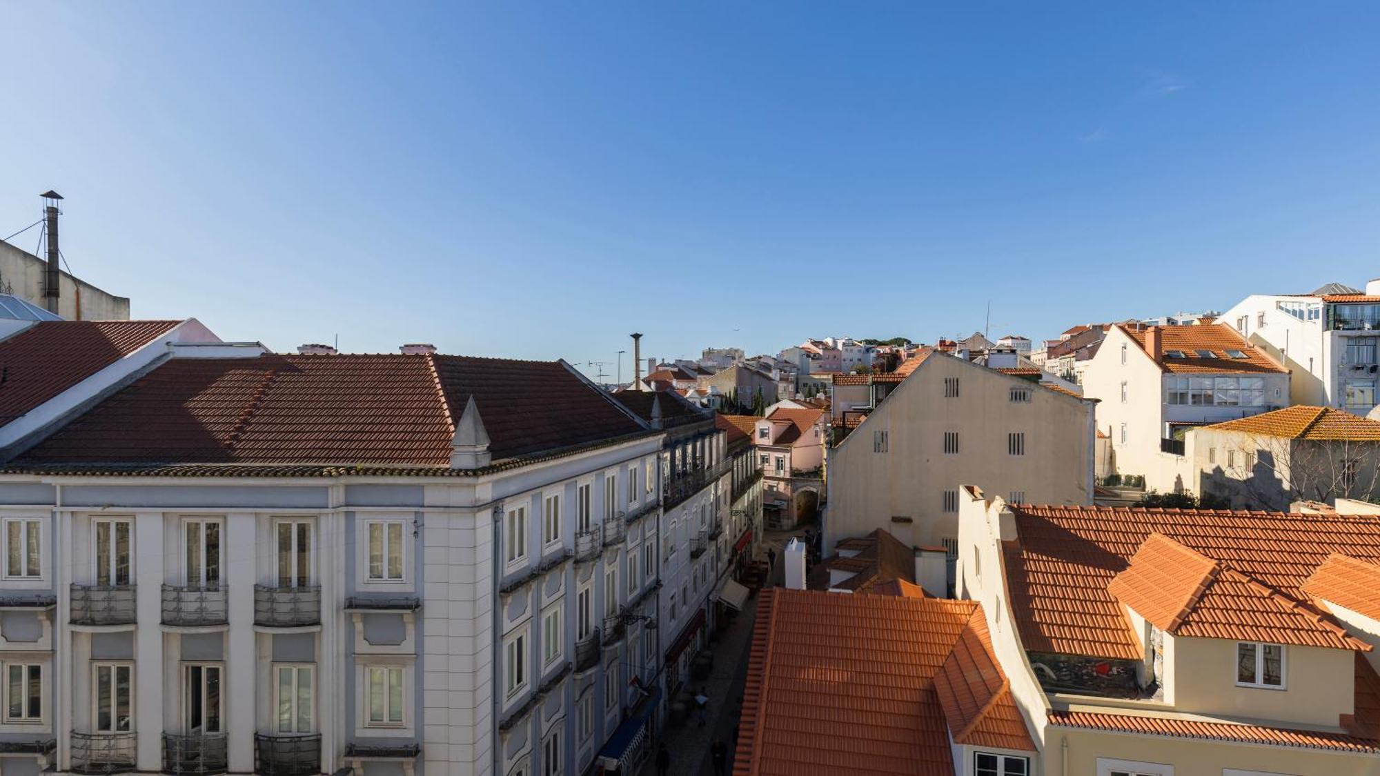 Elegant In Graca By Lovelystay Lisboa