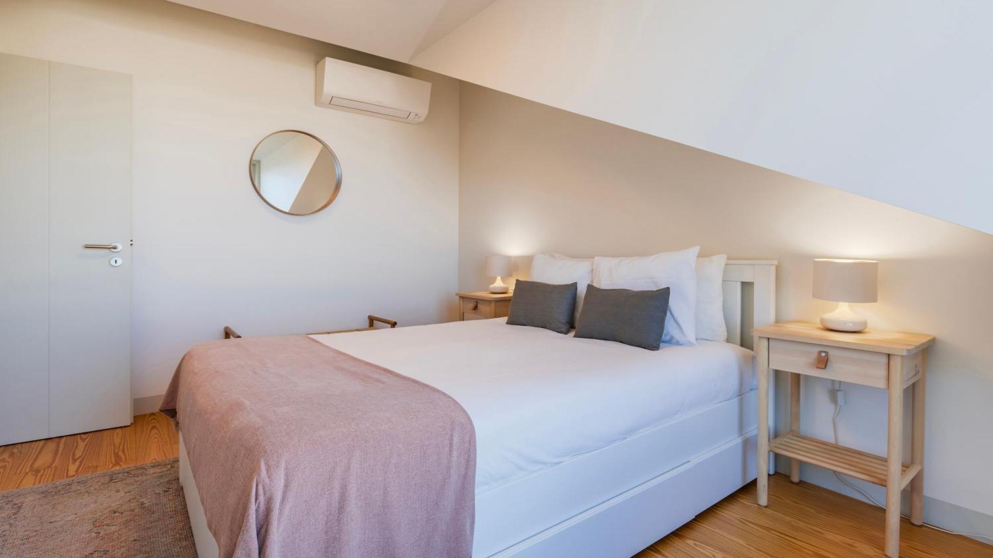 Elegant In Graca By Lovelystay Lisboa